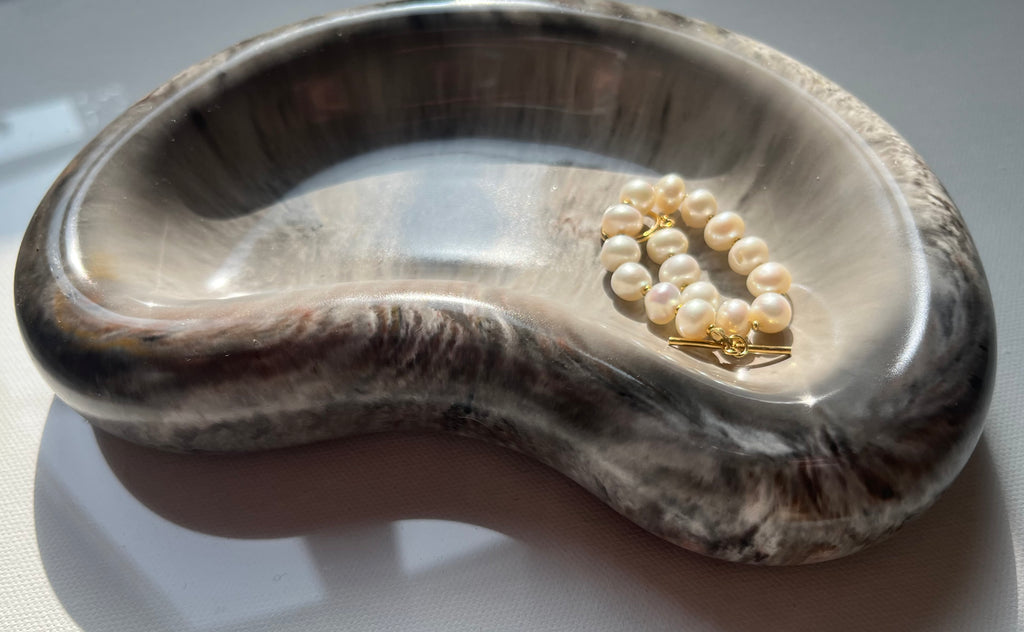 Vide-poches forme cacahuète - gris effet pierre