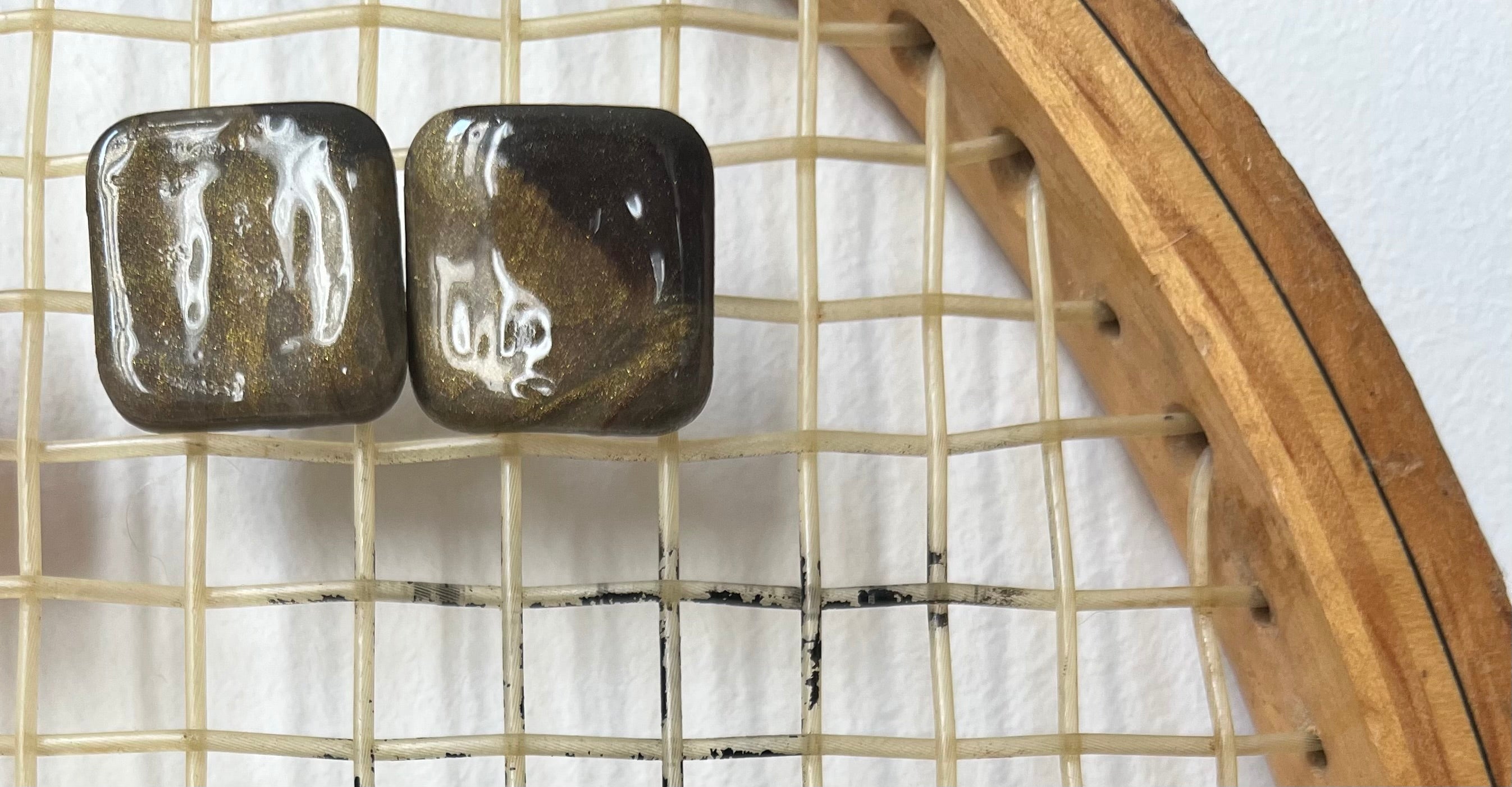 Boucles d’oreilles carrées - Or & chocolat