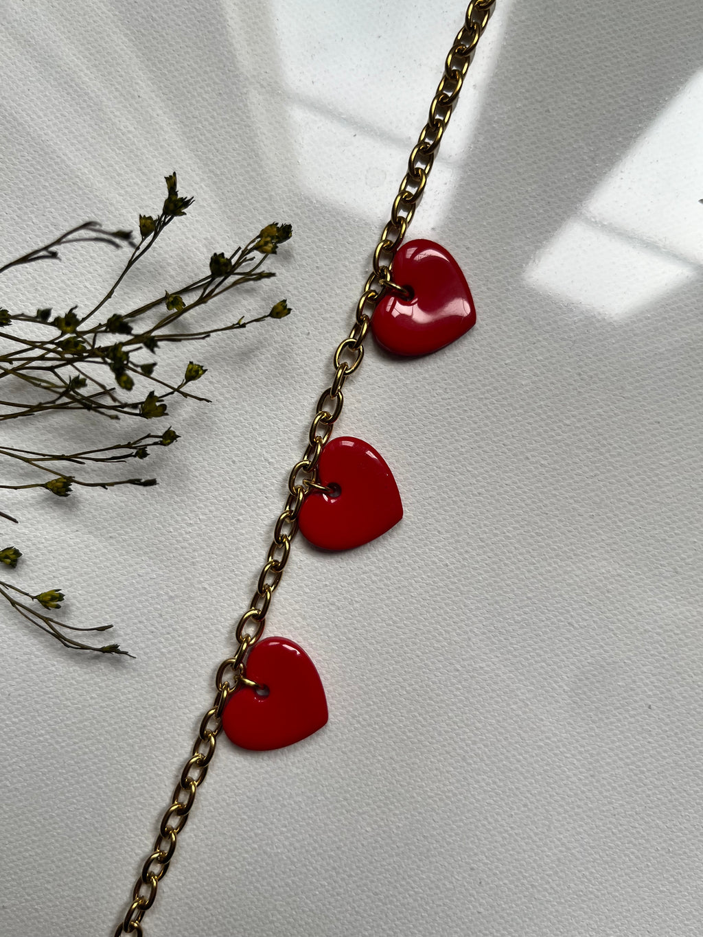 Colliers 3 charms coeurs rouge