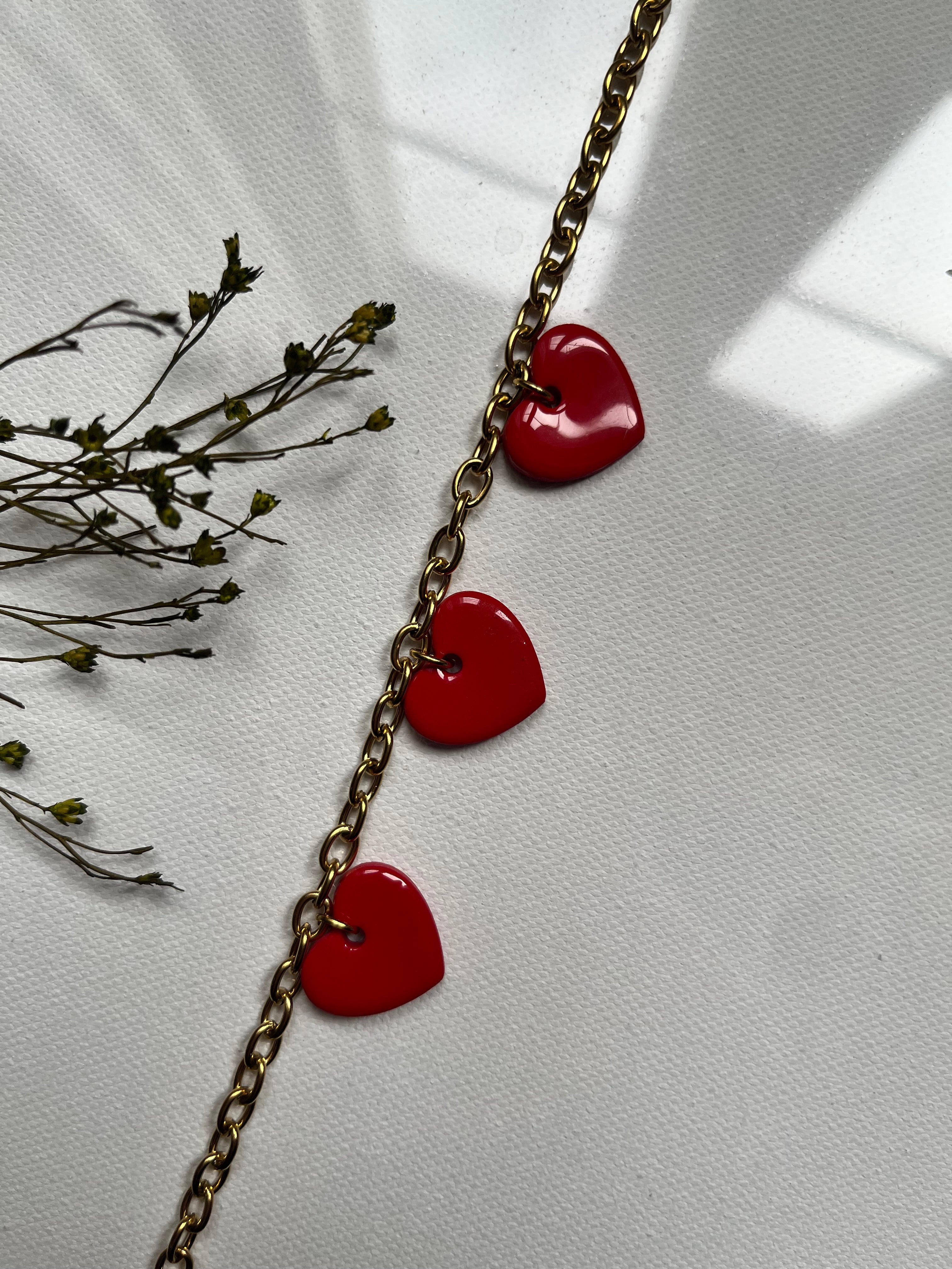 Colliers 3 charms coeurs rouge