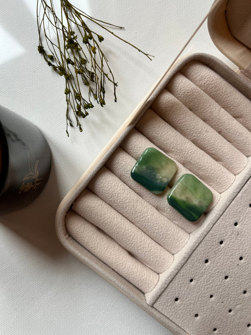 Boucles d’oreilles carrées - vert reflets