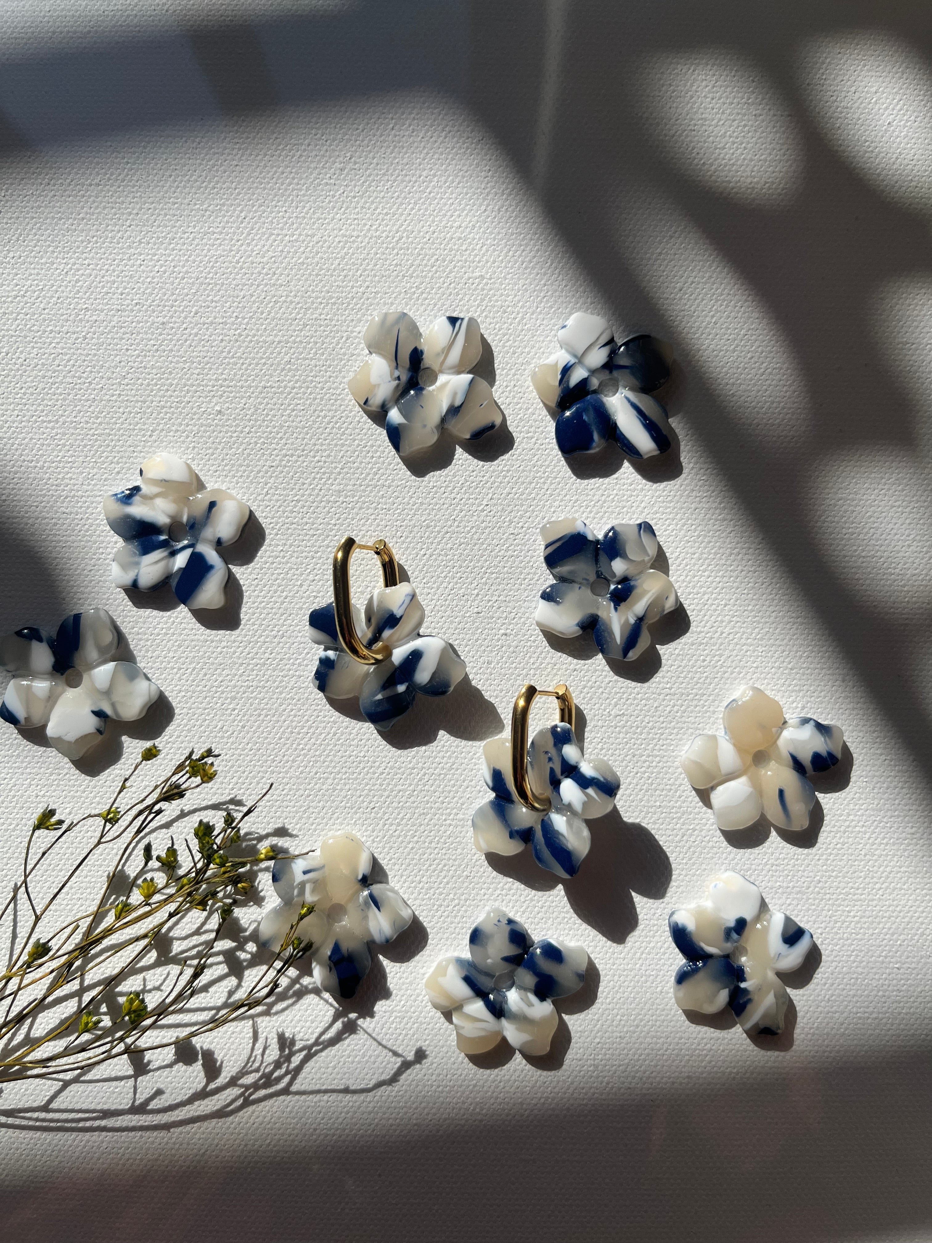 Pampilles fleurs bleu & blanc & transparent