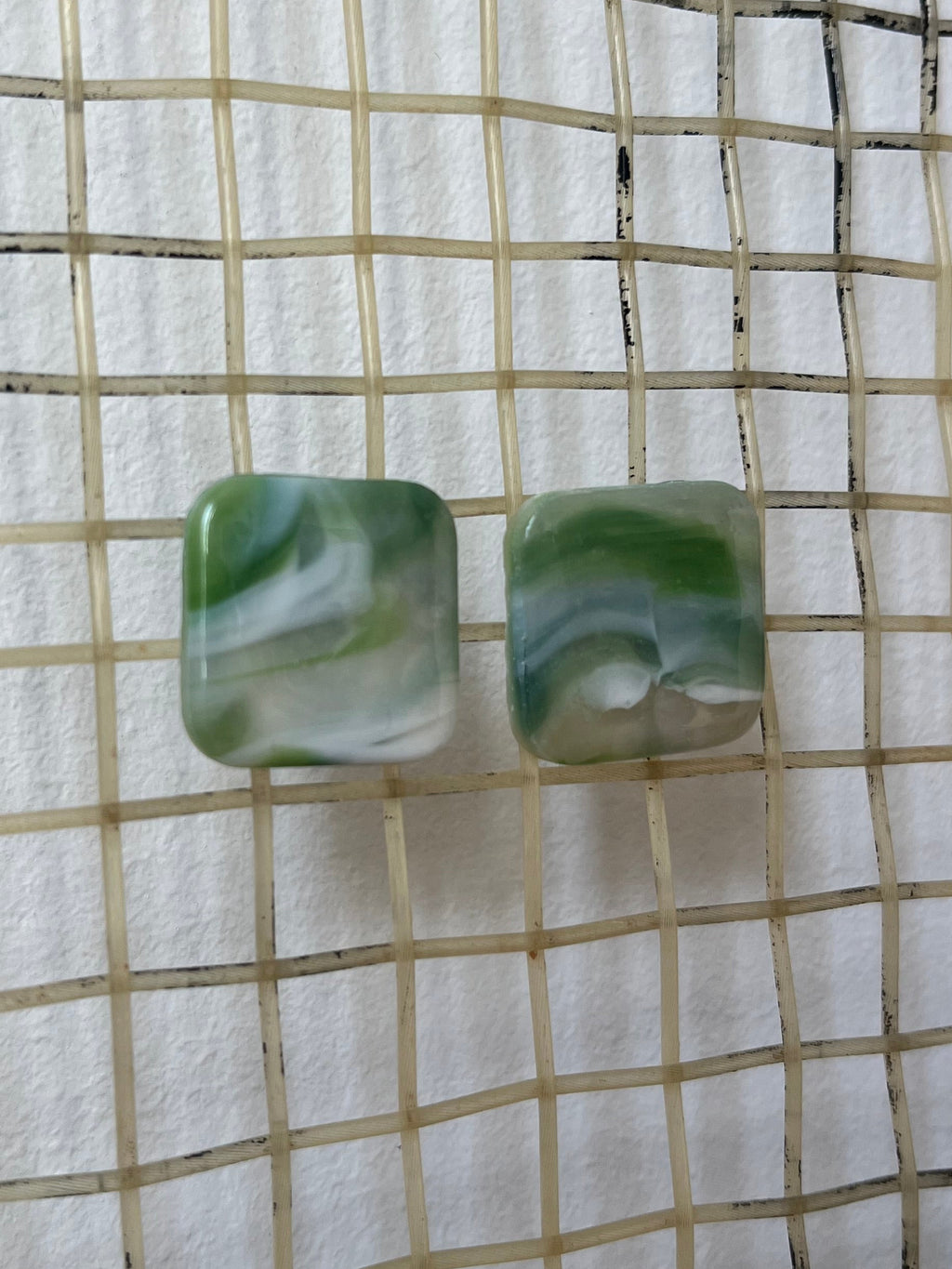 Boucles d’oreilles carrées -           Matcha