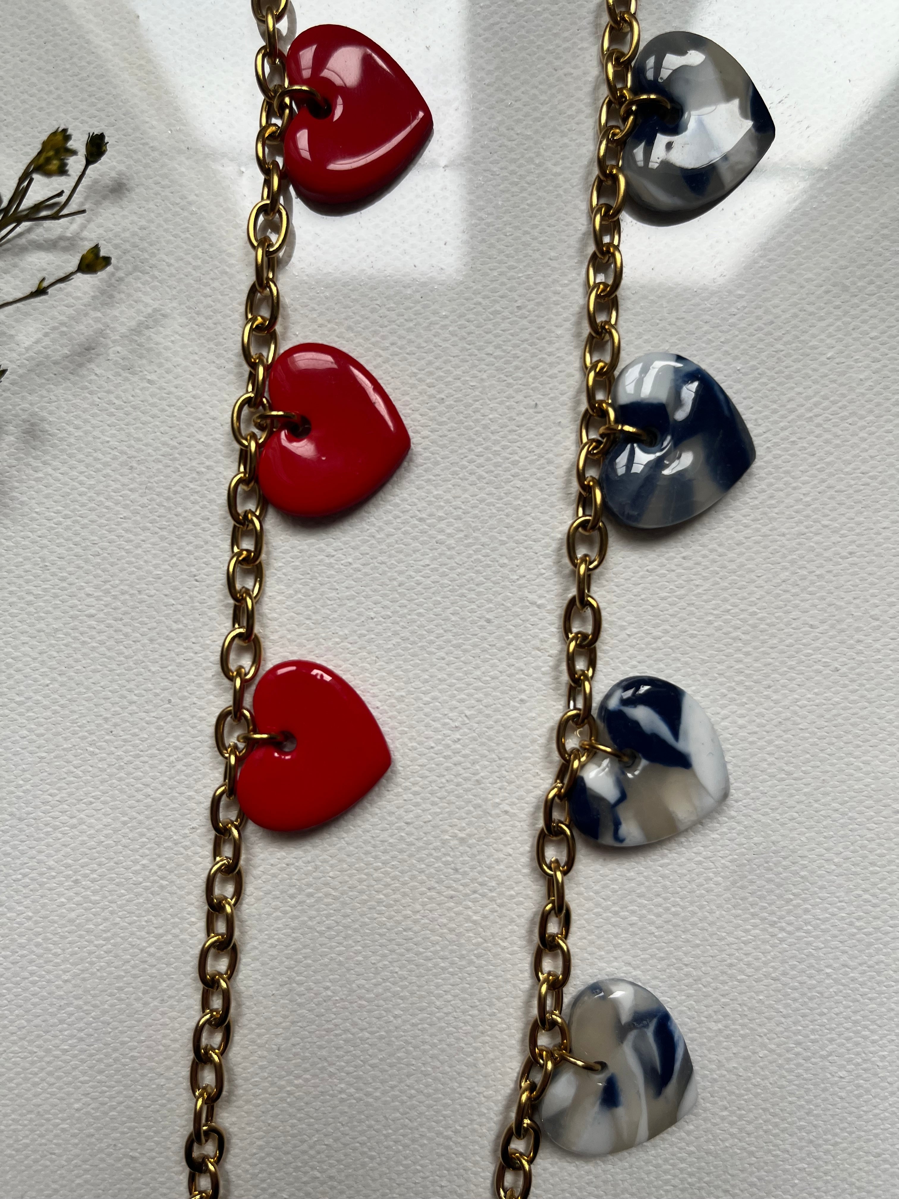 Colliers 3 charms coeurs rouge