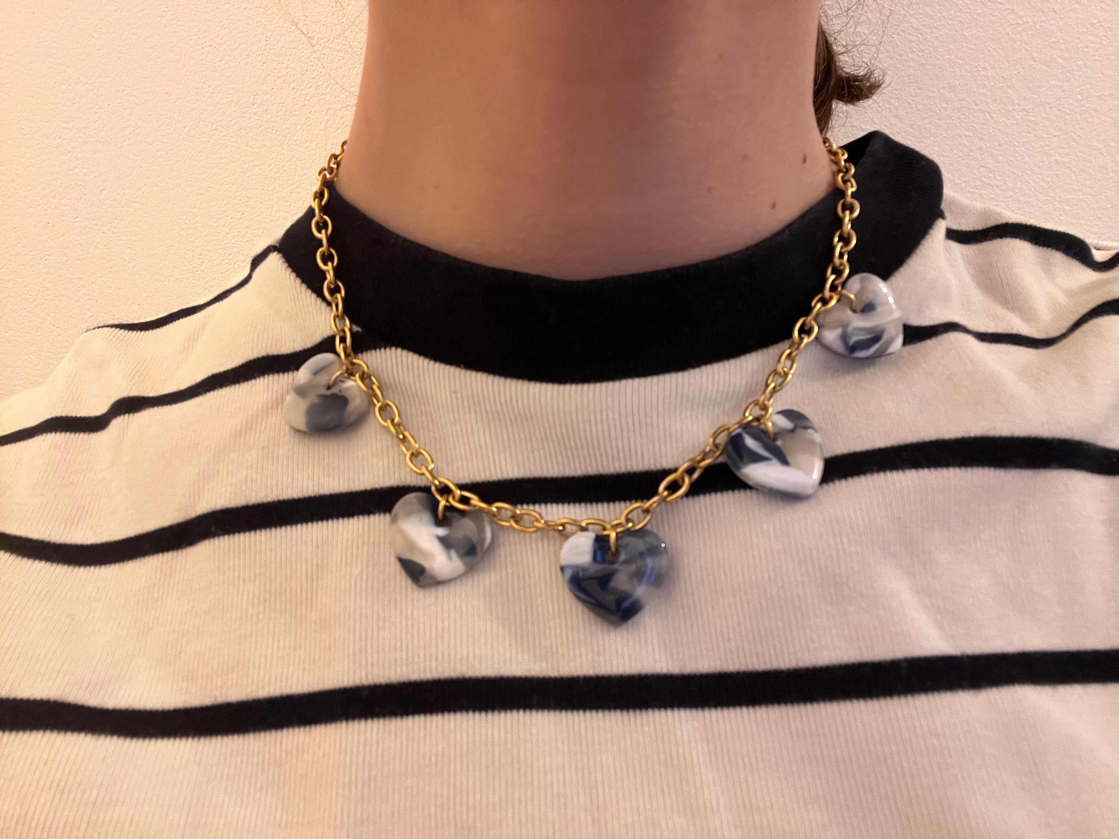 Collier charms cœurs bleu & blanc