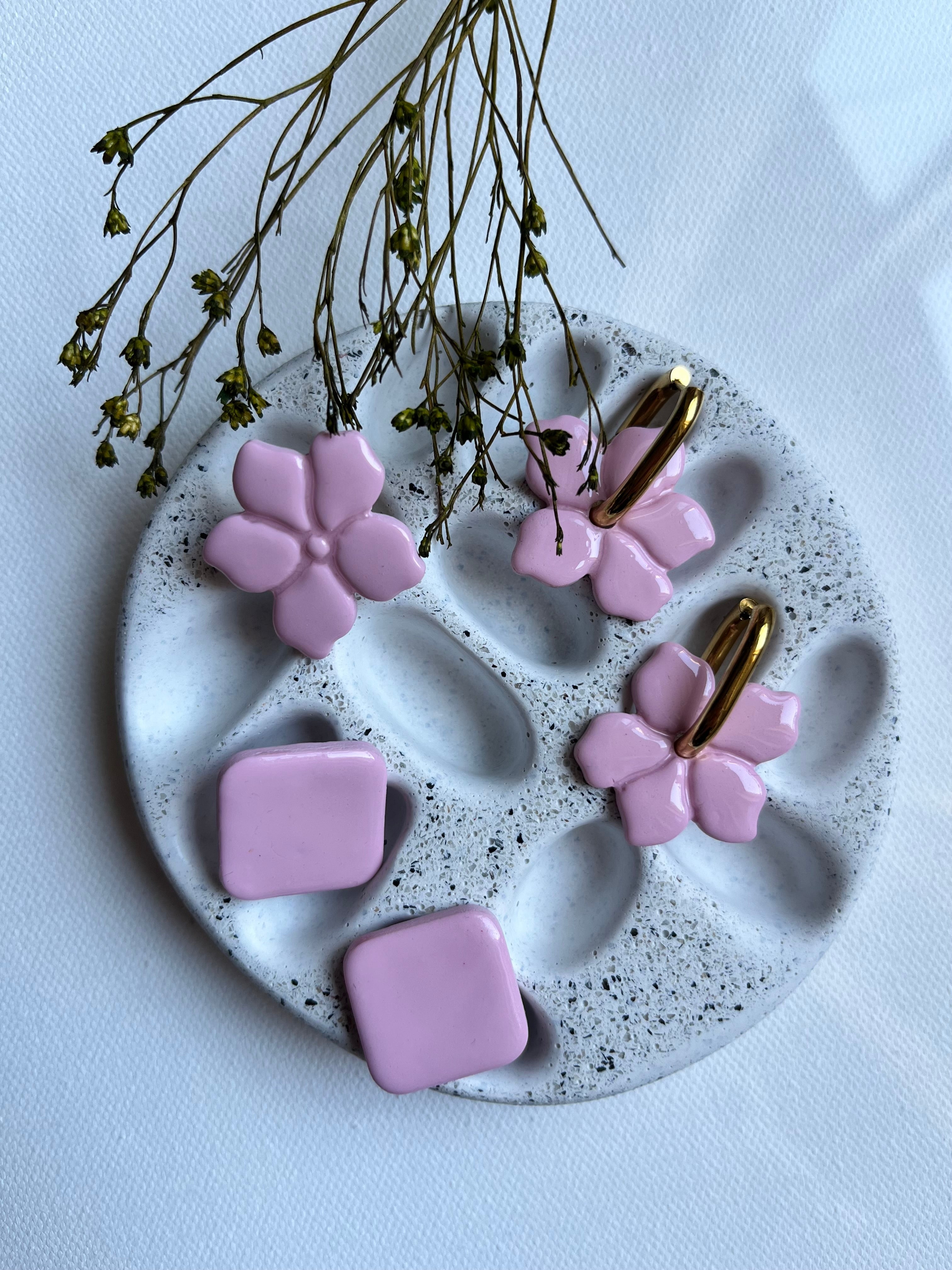 Boucles d’oreilles carrées - Rose pale 🌸