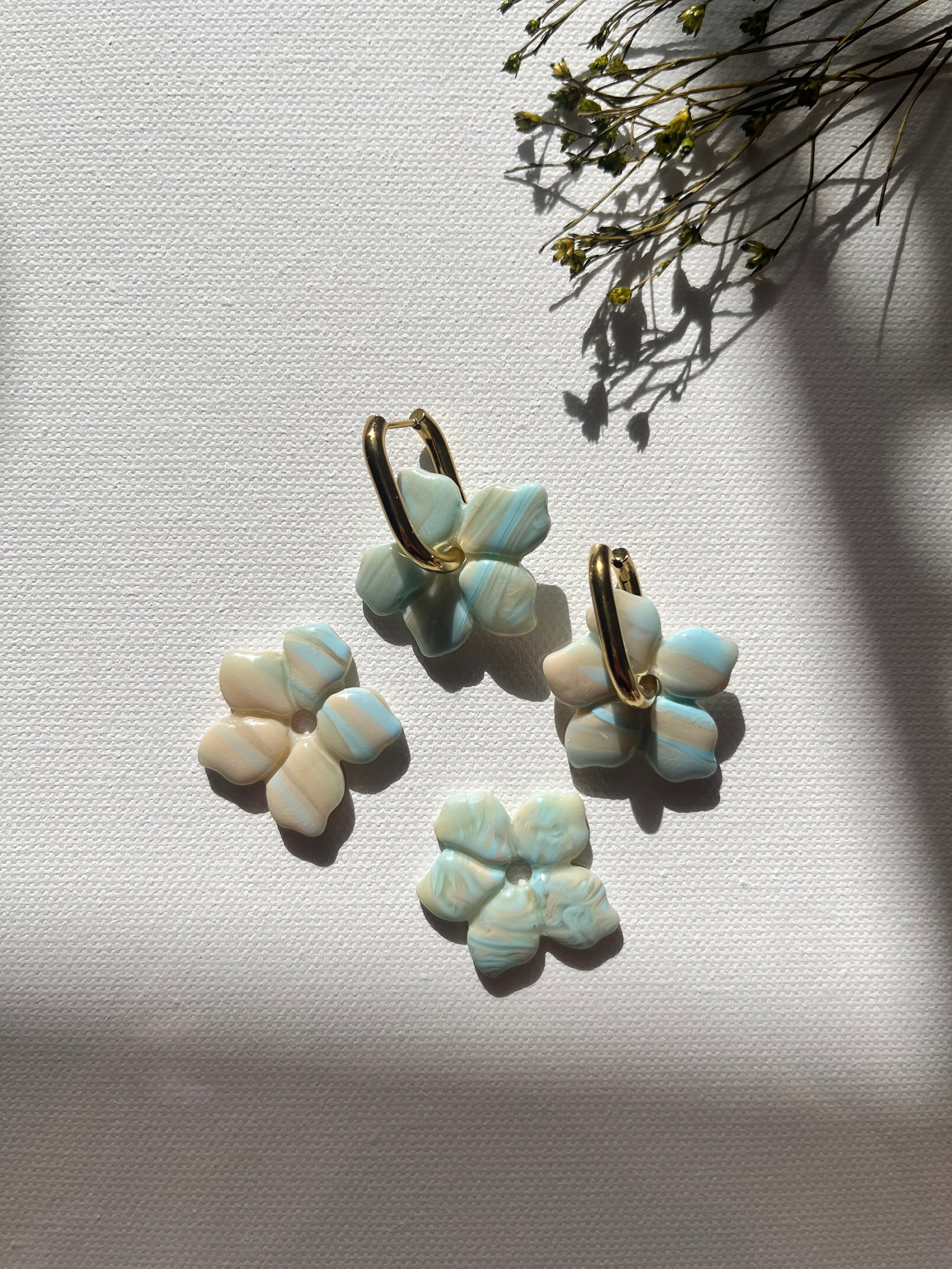 Pampilles fleurs bleu lagon