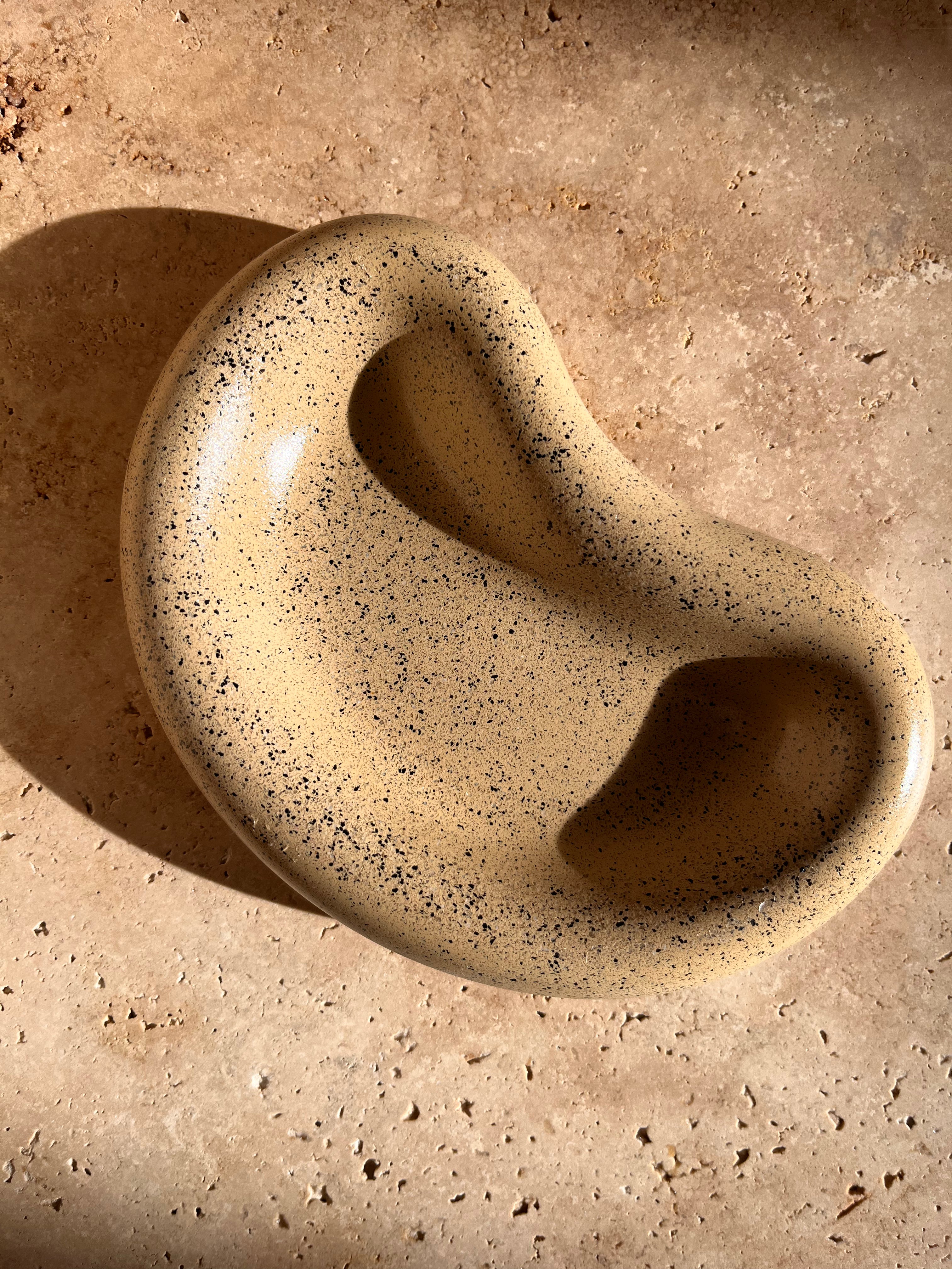 Vide-Poches forme cacahuète - Effet Granite Beige